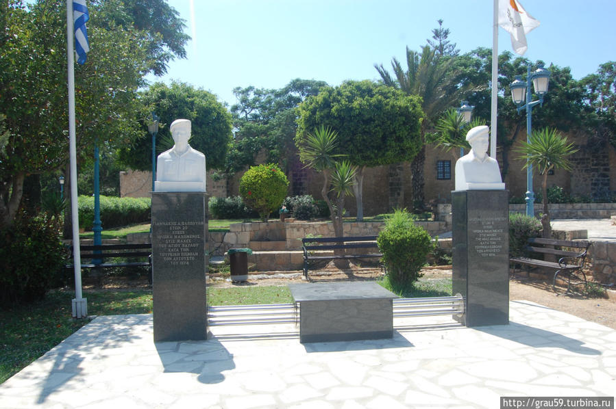 Три бюста людям, погибших молодыми Айя-Напа, Кипр
