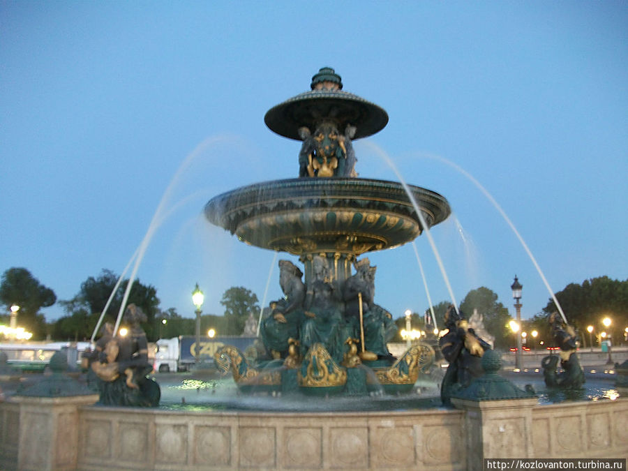 Фонтан морей.