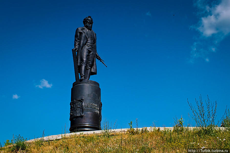 Памятник И. И. Шишкину Елабуга, Россия