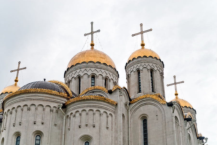 Здесь находятся тысячелетние памятники настоящего глубокого Средневековья. Владимир, Россия