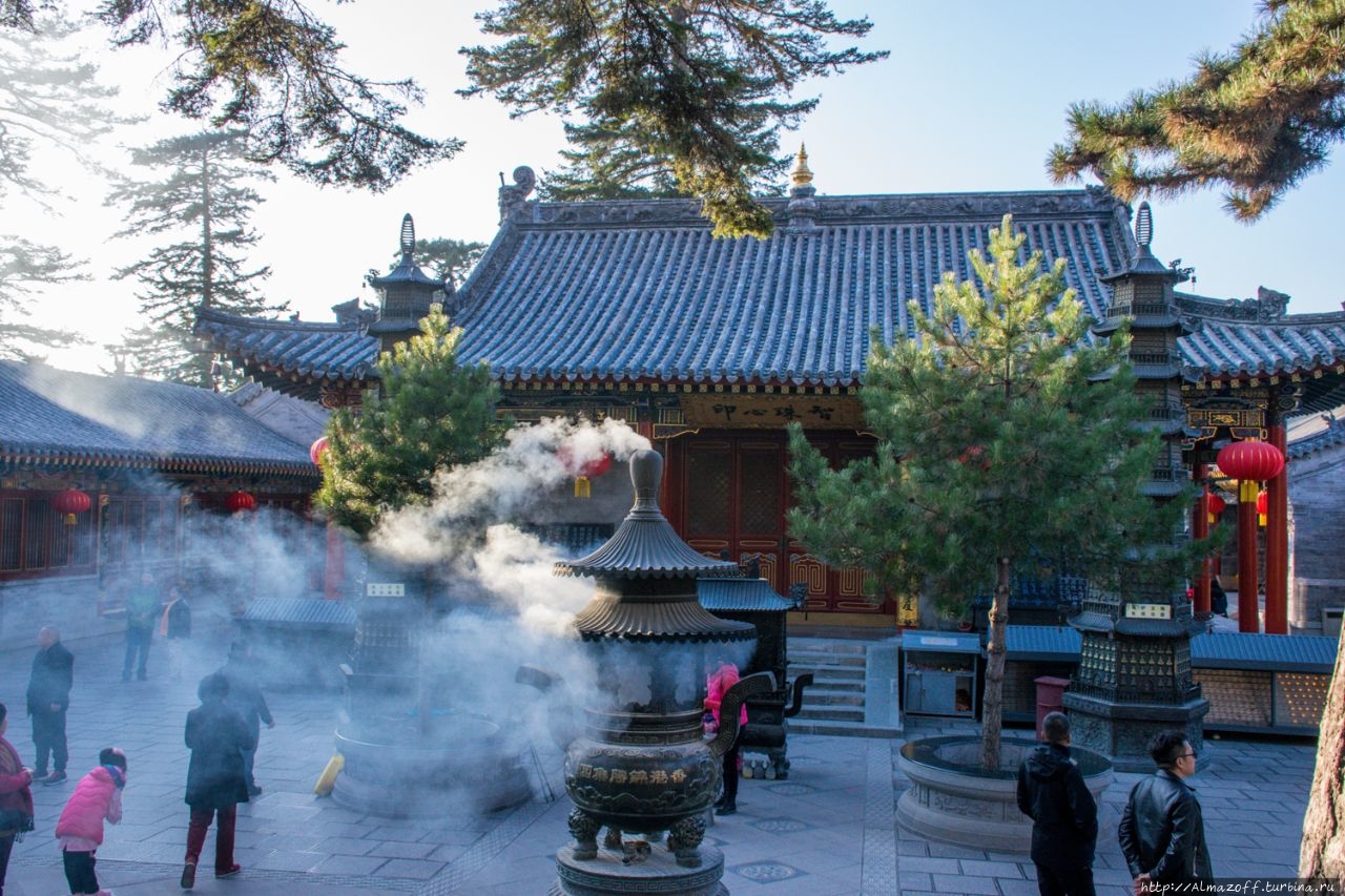 Один из самых красивых храмов на горе Утайшань