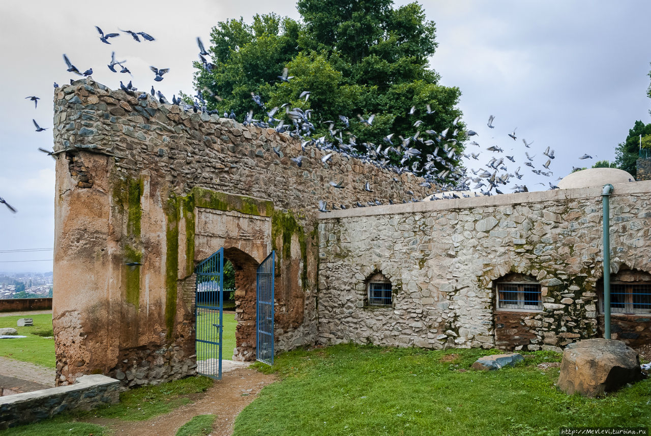 Древняя дарга в Шринагаре Шринагар, Индия