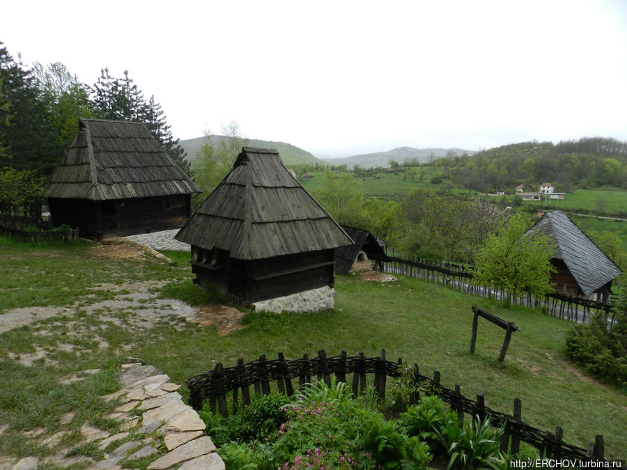 Деревня Сирогойно и этнографический музей «Старое село» Златибор, Сербия