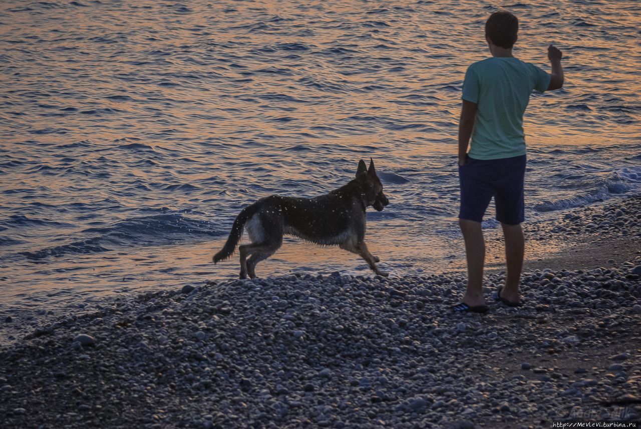Ситжес, прибой на закате Ситжес, Испания