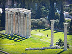 Лучший вид на храм Зевса открывается с Акрополя