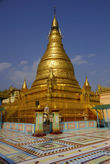 А это очень праздничная и красивая пагода Sone Oo Pone Nya Shin.