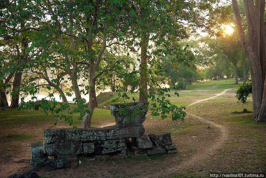 Парк вокруг Анкор Вата Ангкор (столица государства кхмеров), Камбоджа