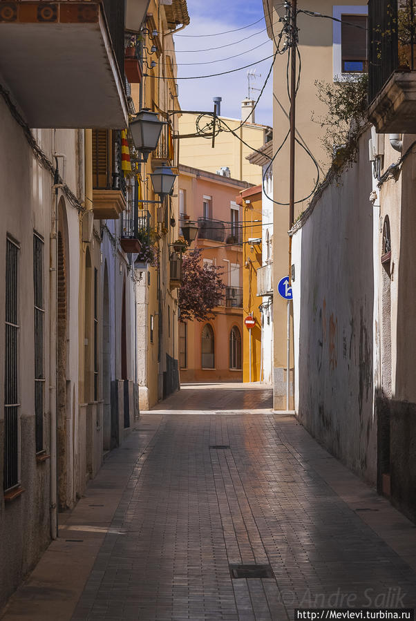 Симпатичный городок в Каталонии Виланова-и-ла-Жельтру, Испания