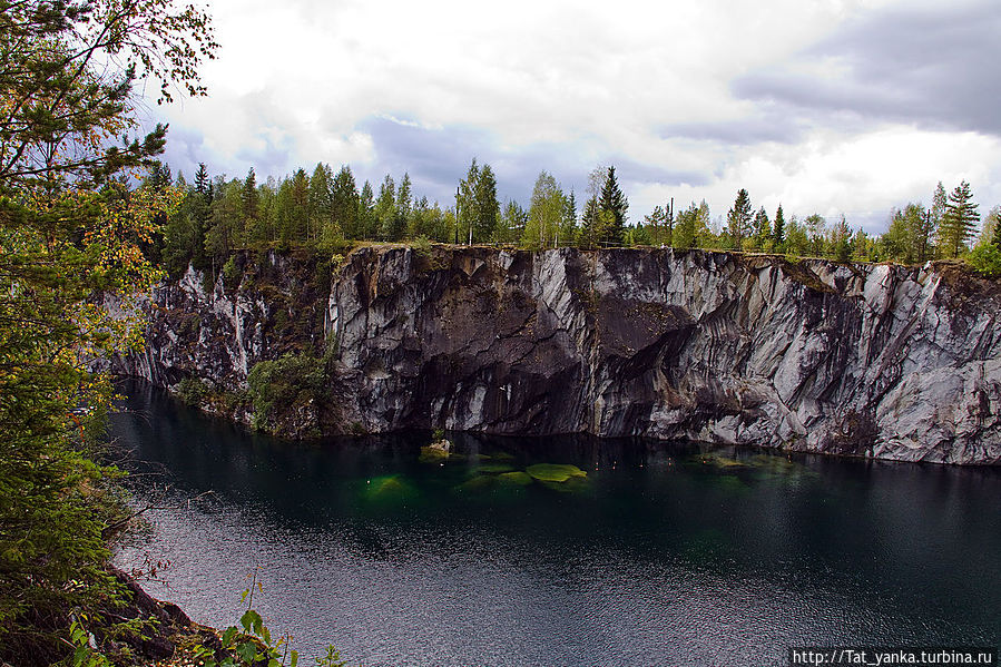 Великолепие мертвого камня Рускеала, Россия