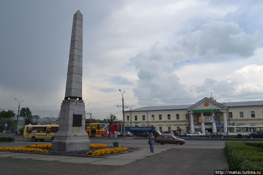 Демидовский столп на одноимённой площади. Барнаул, Россия