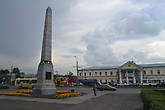 Демидовский столп на одноимённой площади.
