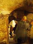 С другой стороны храма — пещера святого Иеронима.