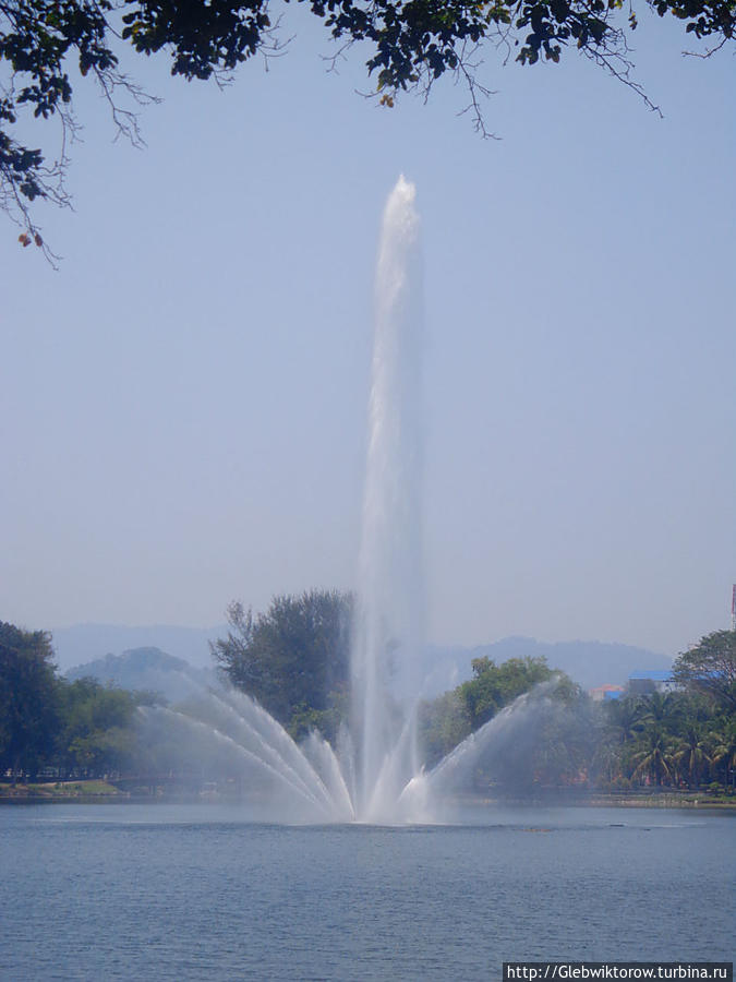 Куала-Лумпур. Озеро Tasik Titiwangsa Куала-Лумпур, Малайзия