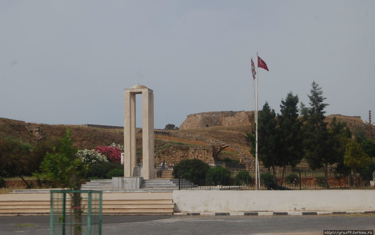 Мемориал туркам,павшим при взятии Фамагусты в 1570 Фамагуста, Турецкая Республика Северного Кипра