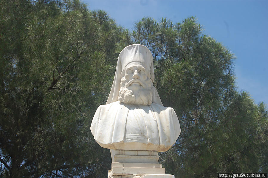 Памятник архиепископу Киприану Никосия, Кипр
