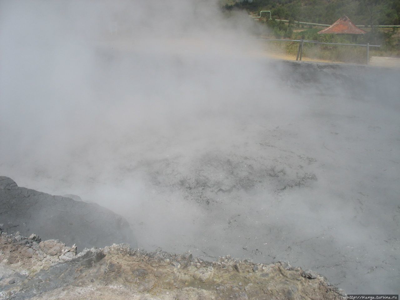 Вулканический кратер Сикиданг Пегунунган-Диенг, Индонезия