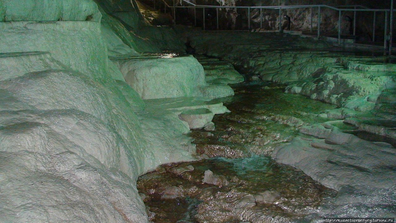 Пещера Каклык Памуккале (Иерополь античный город), Турция