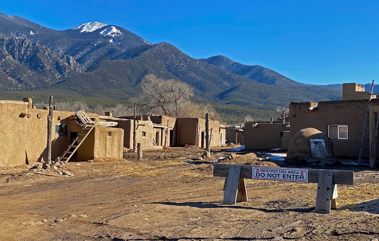 Индейская деревня Таос Пуэбло Таос-Пуэбло, CША