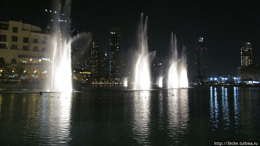 Дубайский хит. Свето-музыкальное шоу фонтанов ночью Дубай, ОАЭ