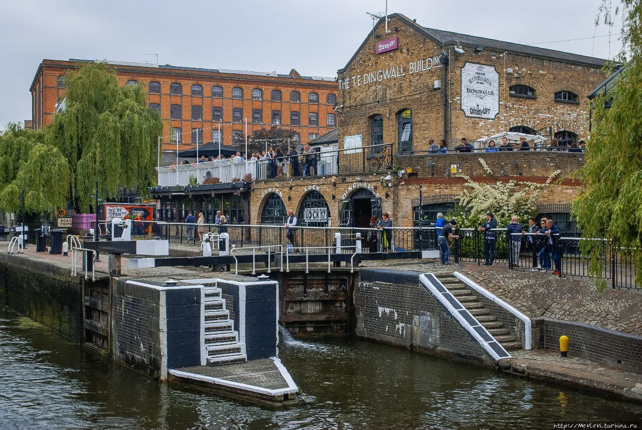 Знаменитый рынок у кэмденского шлюза (Camden Lock Market) Лондон, Великобритания