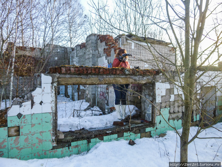 Окно раздачи в столовой