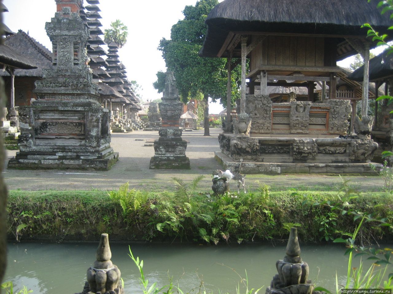 Храм Пура Таман Аюн Менгви, Индонезия