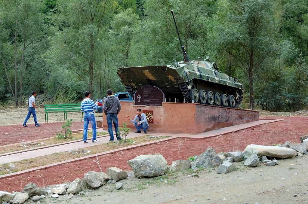 Ж Дадиванк, Азербайджан