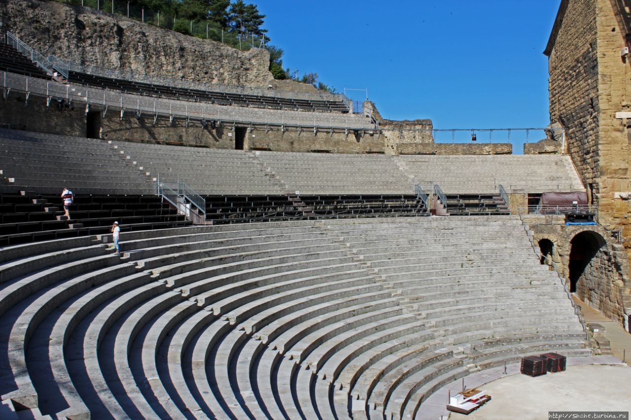 The ancient theater of ephesus. амфитеатр греция акрополь. античный театр певцов. древнеримский театр аспендос в турции. греческий театр сицилия.