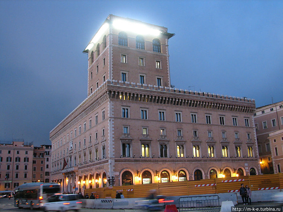 Дворец страховой компании Рим, Италия
