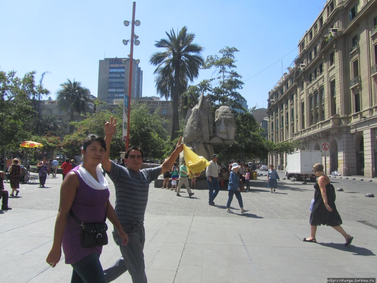 Памятник коренным народам Сантьяго, Чили