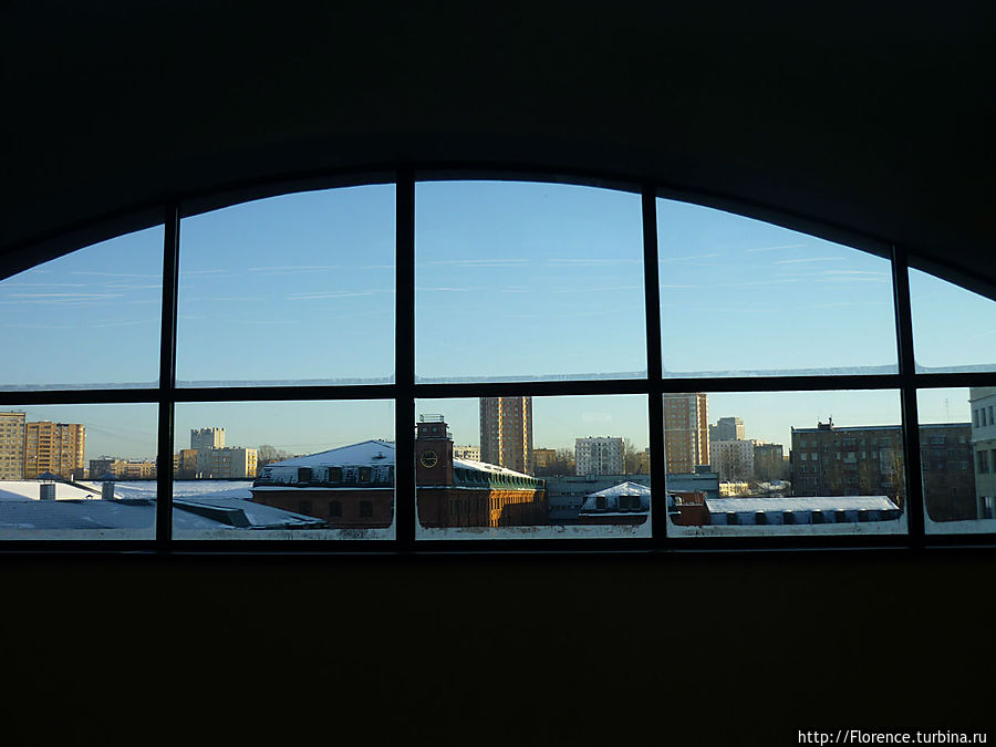 Вид из окна третьего этажа музея Москва, Россия