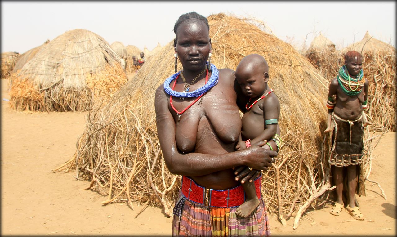 Южная Эфиопия - деревня племени Ньянгатом