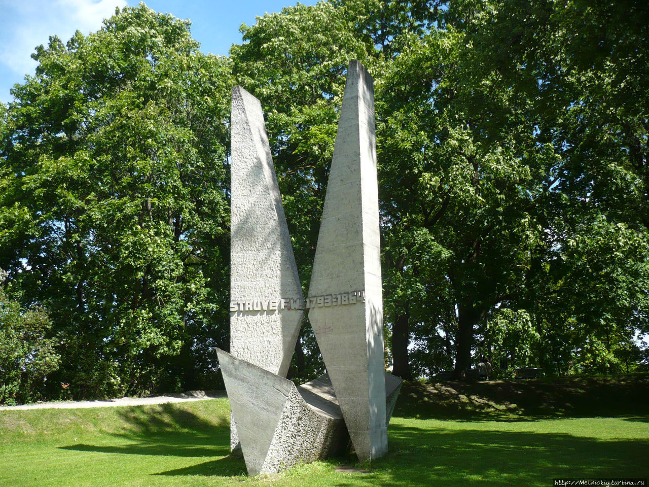 Памятник Фридриху Струве / The Monument Of Friedrich Struve