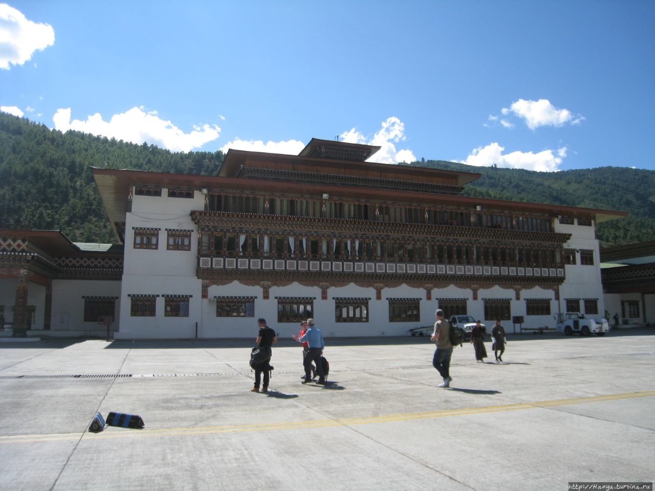 Интернациональный аэропорт Паро Паро, Бутан