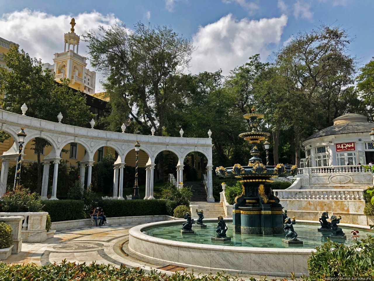 Сад Филармонии - старейший и красивейший парк Баку