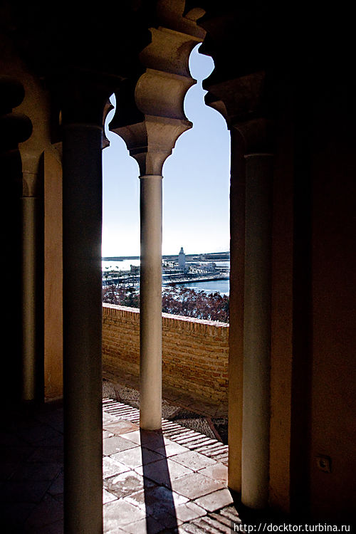 Вид на Малагу из дворца Малага, Испания
