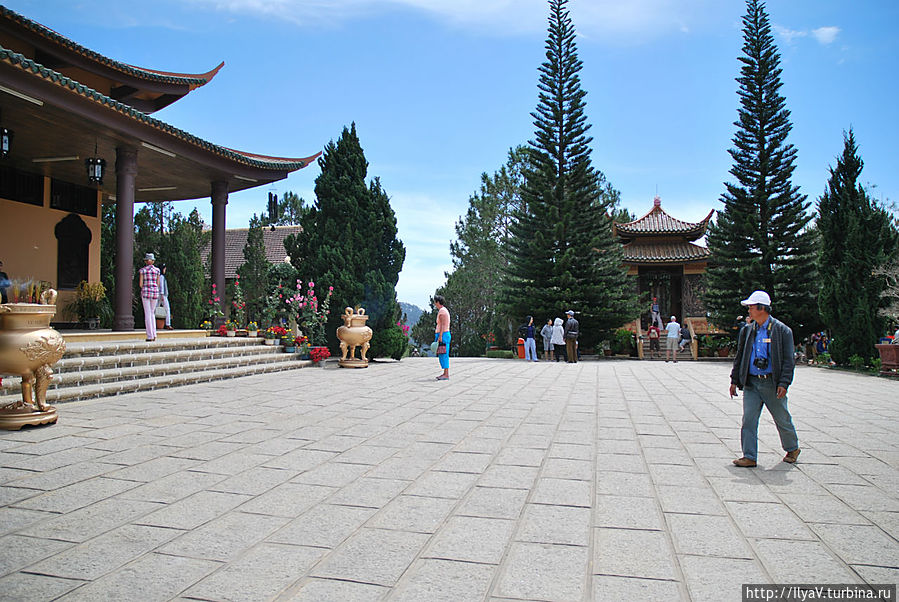 Буддийский комплекс Чук Лам Далат, Вьетнам