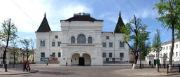 Здание Романовского музея (Кострома, пр. Мира,5). На открытии этого музея присутствовал Император Николай II с семьей. Изначально здание строилось как музей, посвященный династии Романовых.