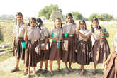 Индийские школьницы