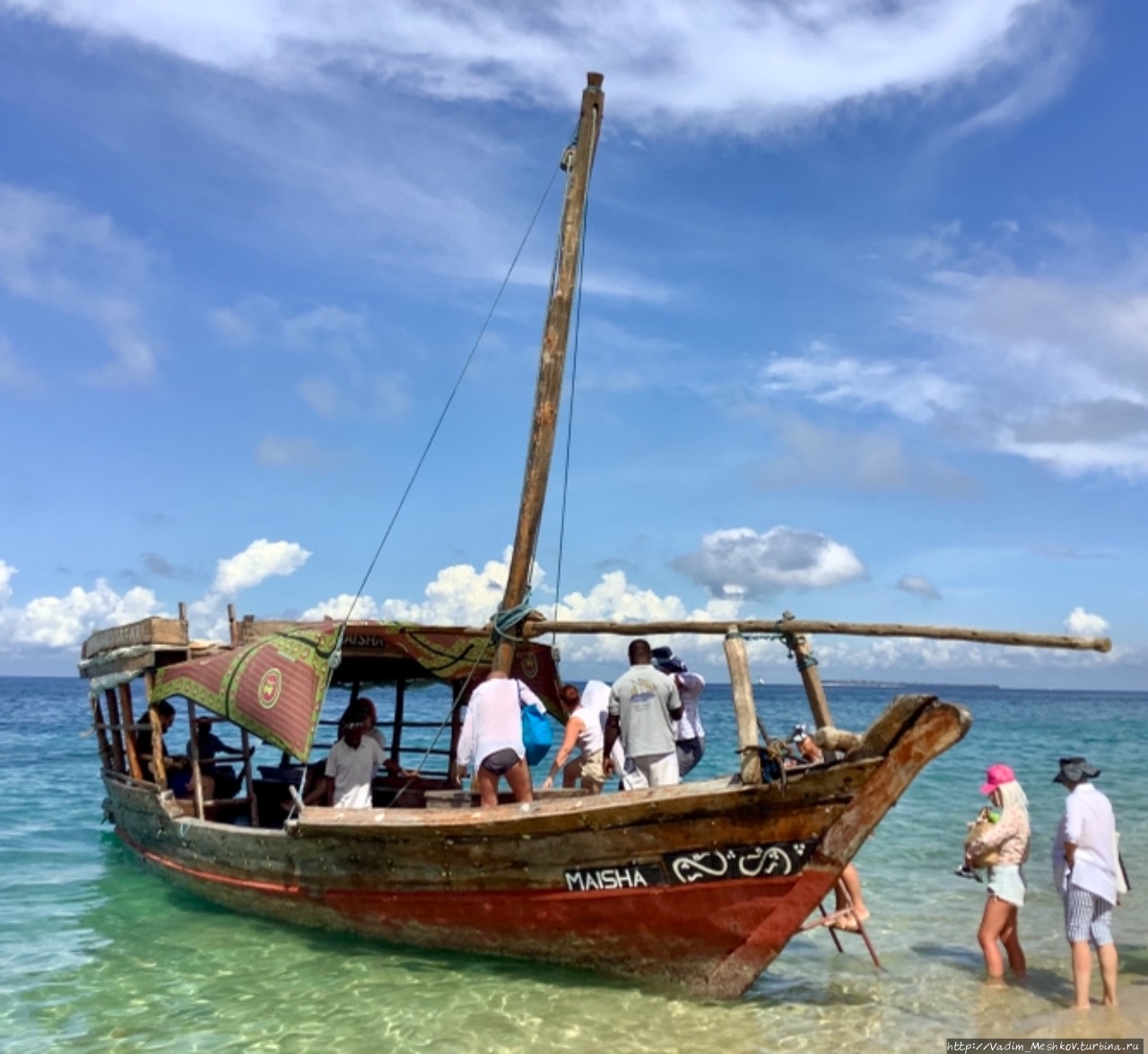 Добраться до острова Накупенда можно на лодке из Стоун Тауна. Остров Занзибар, Танзания