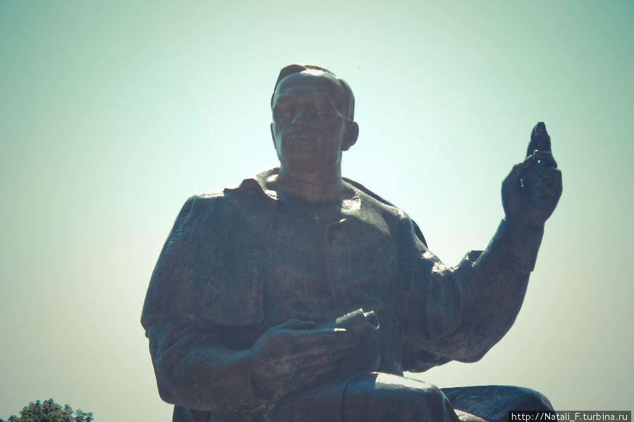 Памятник президенту Карпатской Украины Августину Волошину Закарпатская область, Украина
