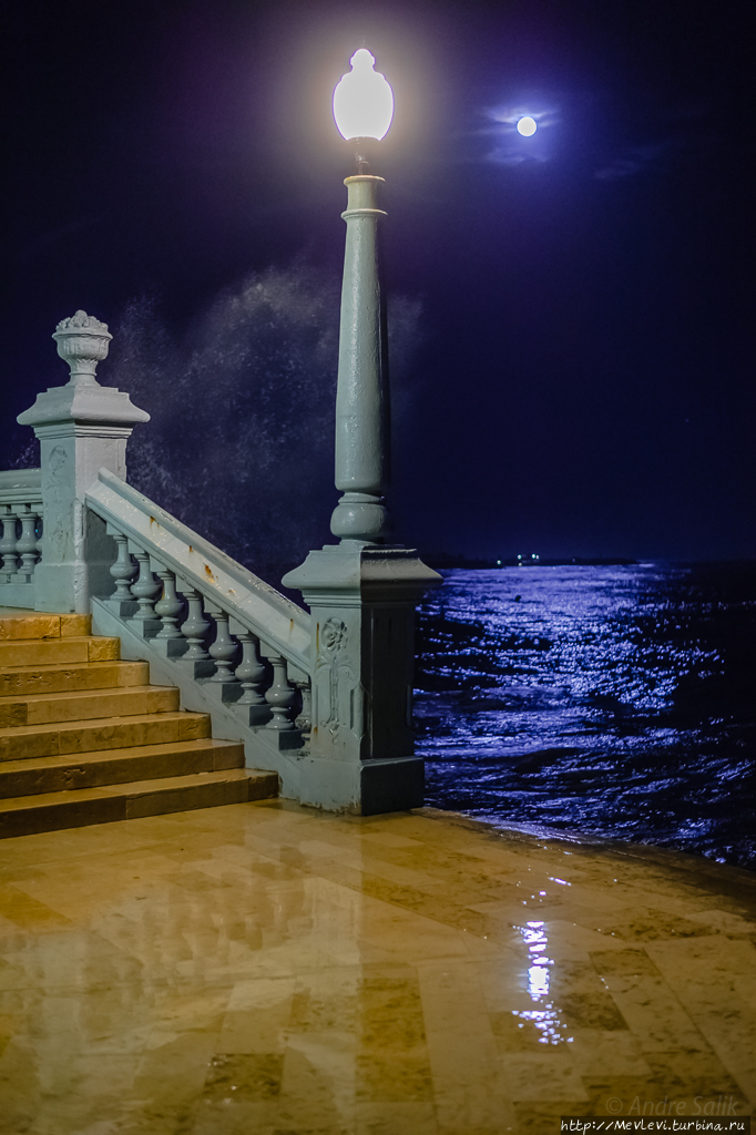 Вечер. Ситжес. Прибой Ситжес, Испания