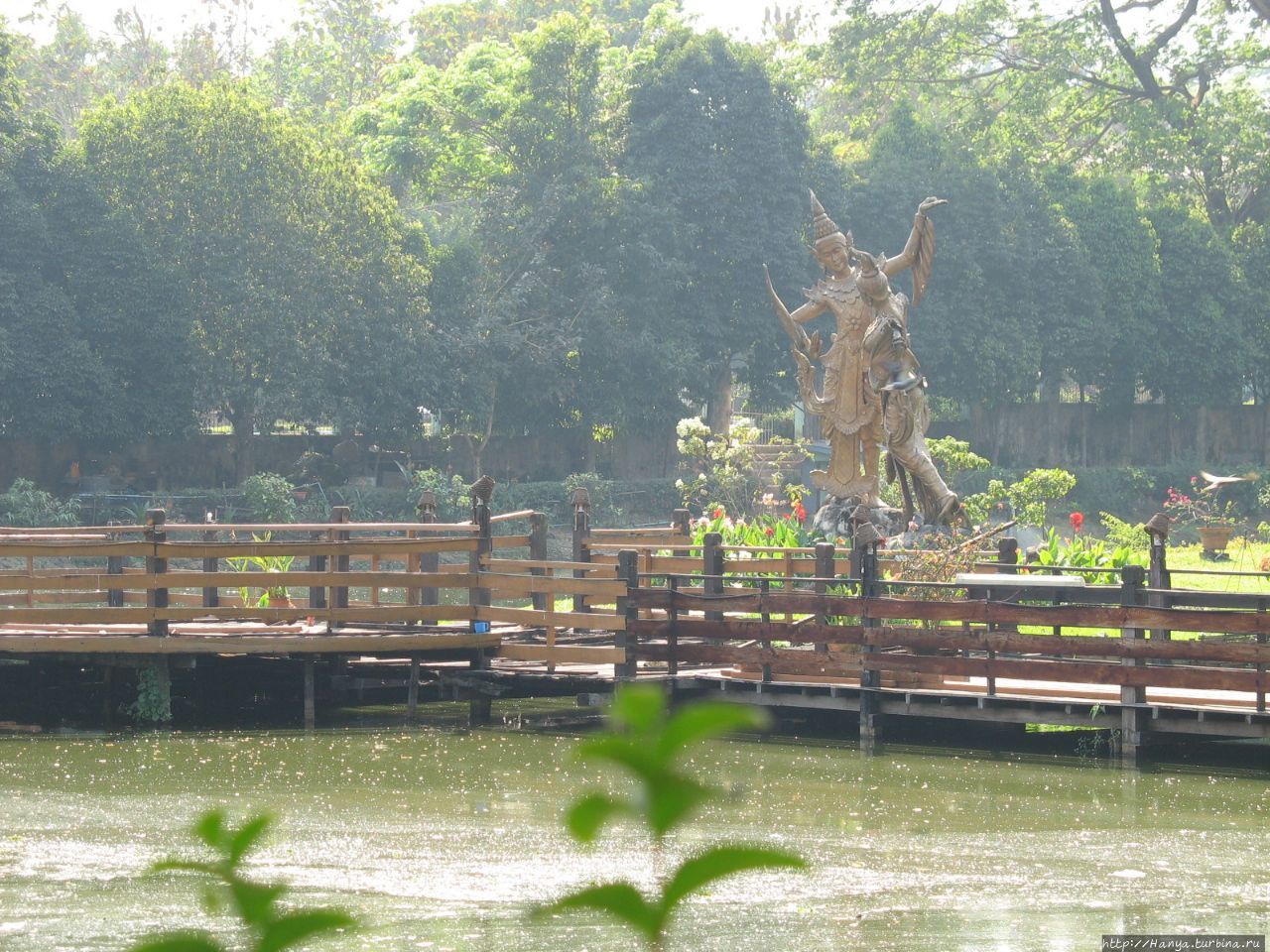 Thiri Nandar Lake Park в Янгуне Янгон, Мьянма
