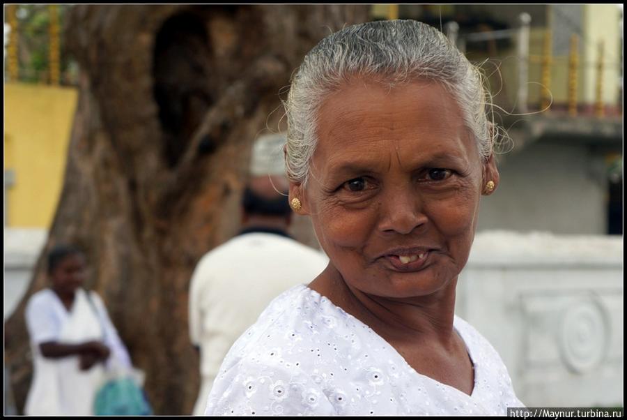 Глаза  и  улыбки  Шри  Ланки... Шри-Ланка
