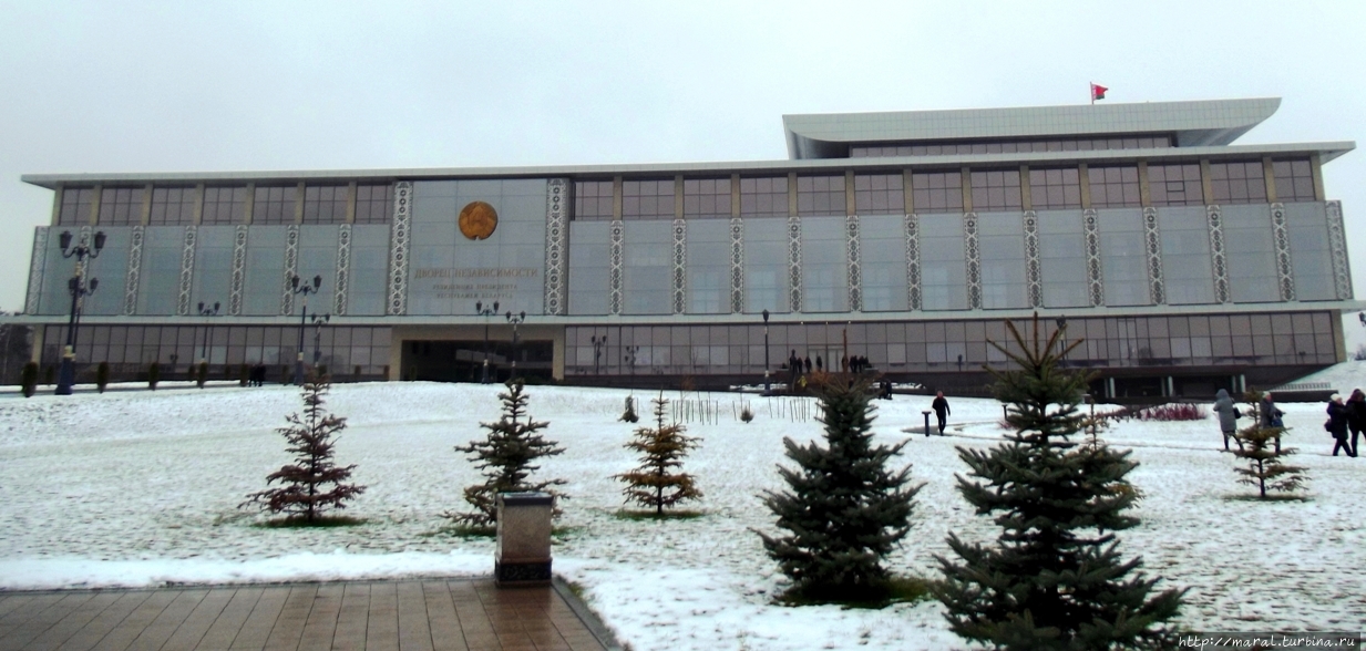 Дворец Независимости – величественное здание снаружи и великолепное внутри Минск, Беларусь