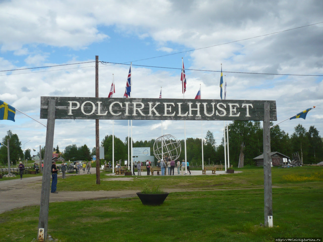 Монумент Полярному кругу Эверторнеа, Швеция