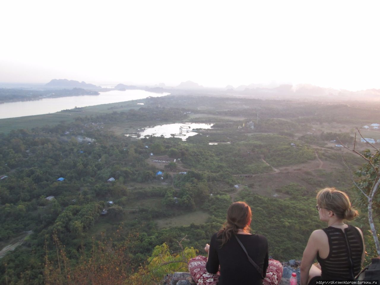 Январский закат с вершины горы Хпа-Ан, Мьянма