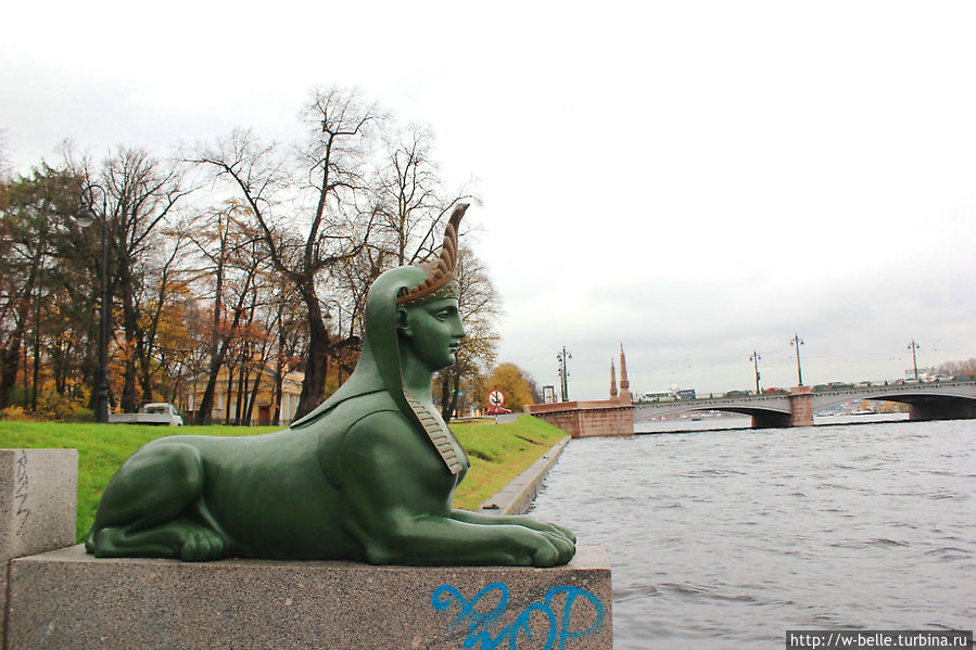 Сфинкс на Малой Невке Каменного острова. Скульптор П.П. Соколов.
