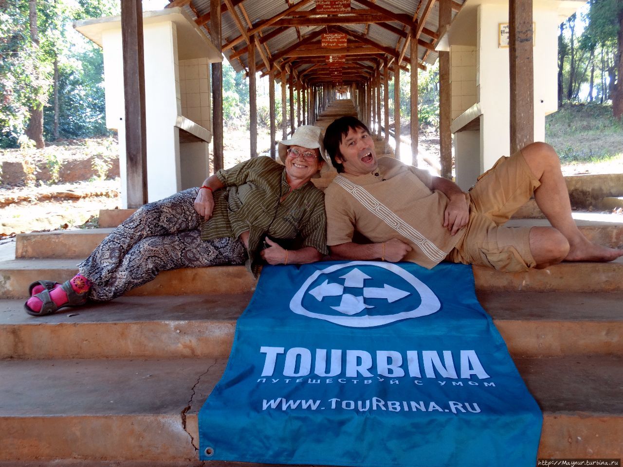 г. Кало. Лестница к монастырю. Мандалай, Мьянма