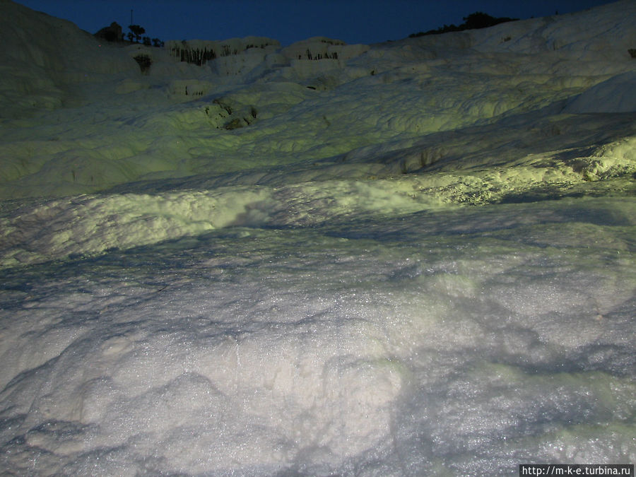 Памуккале при ночном освещении